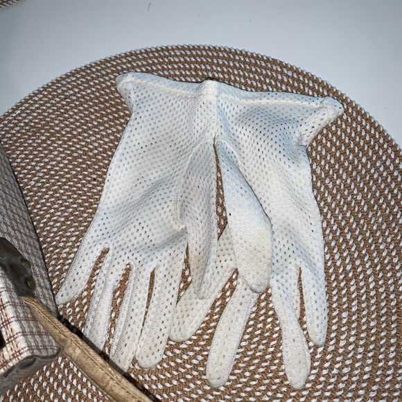 Vintage antique hard shell bag w/ strap . Velvet lining brass closure + gloves - Picture 6 of 9